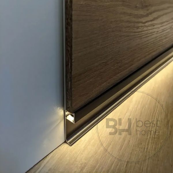 Алюминиевый плинтус скрытого монтажа BEST HOME 5/80 LED Black BH-5-80-led-black фото — Магазин дверей SuperDveri