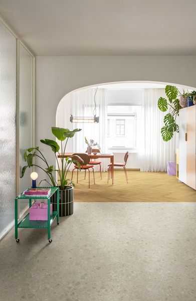 Винил QUICK-STEP Pristine Дуб осенний натуральный SGHBC20335 фото — Магазин дверей SuperDveri Винил QUICK-STEP Pristine Дуб осенний натуральный SGHBC20335 фото — Магазин дверей SuperDveri